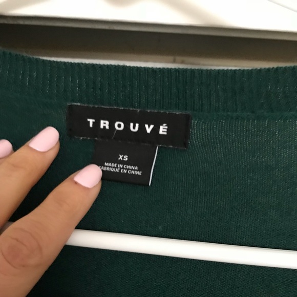 Green Light Weight Sweater! - Picture 3 of 3